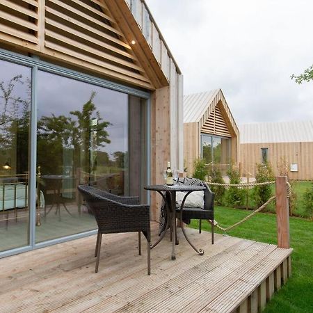 3 Larch Lodge At The Old Woodyard Docking Exterior photo