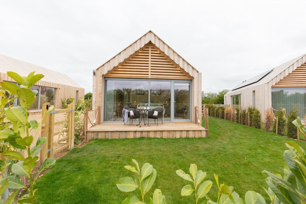3 Larch Lodge At The Old Woodyard Docking Exterior photo
