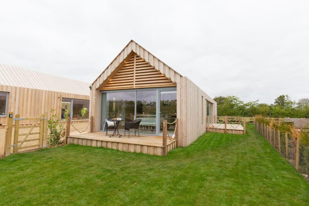 3 Larch Lodge At The Old Woodyard Docking Exterior photo