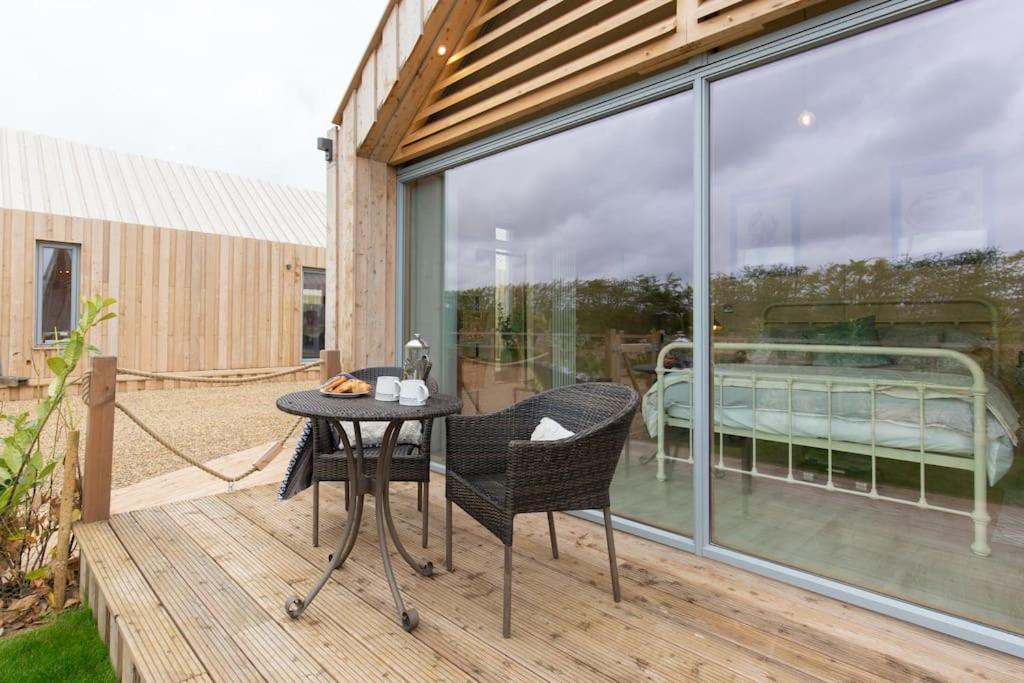 3 Larch Lodge At The Old Woodyard Docking Exterior photo